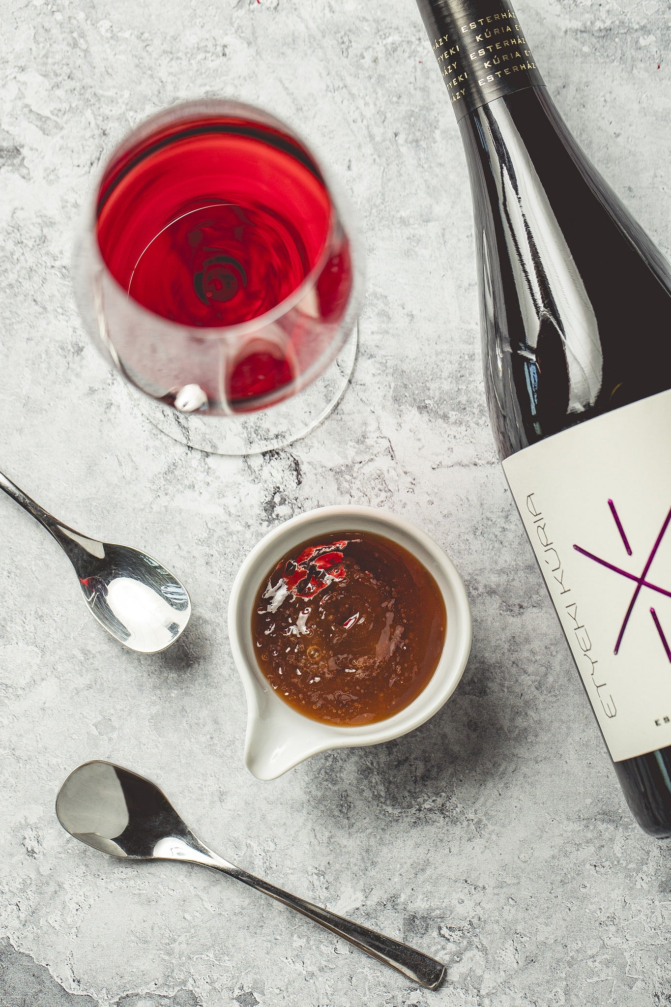 Etyeki Kúria Pinot Noir with Jam 